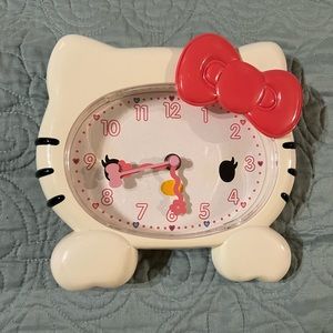 Hello Kitty wall clock